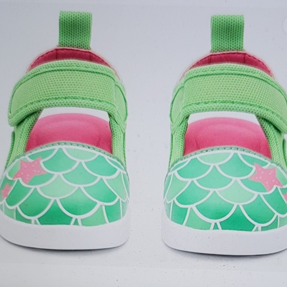 !k!k! Size 9 kids velcro closure shoe - Picture 2 of 13